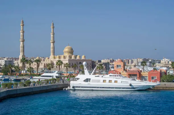 Private car from Hurghada to Cairo